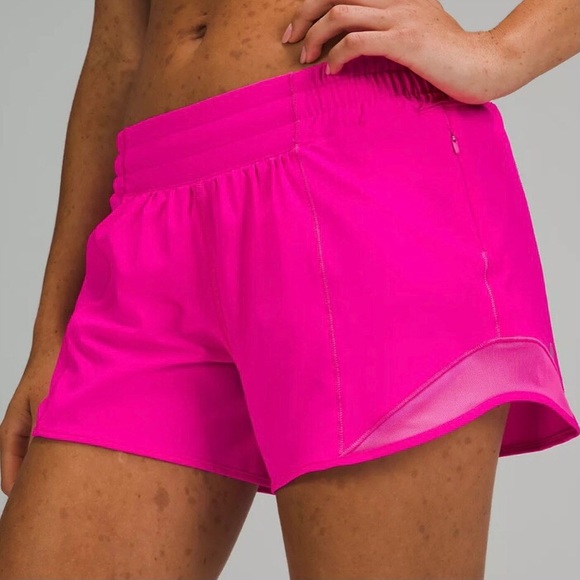 lululemon athletica Pants - NWT LULULEMON Hotty Hot LR Shorts 4” *Lined